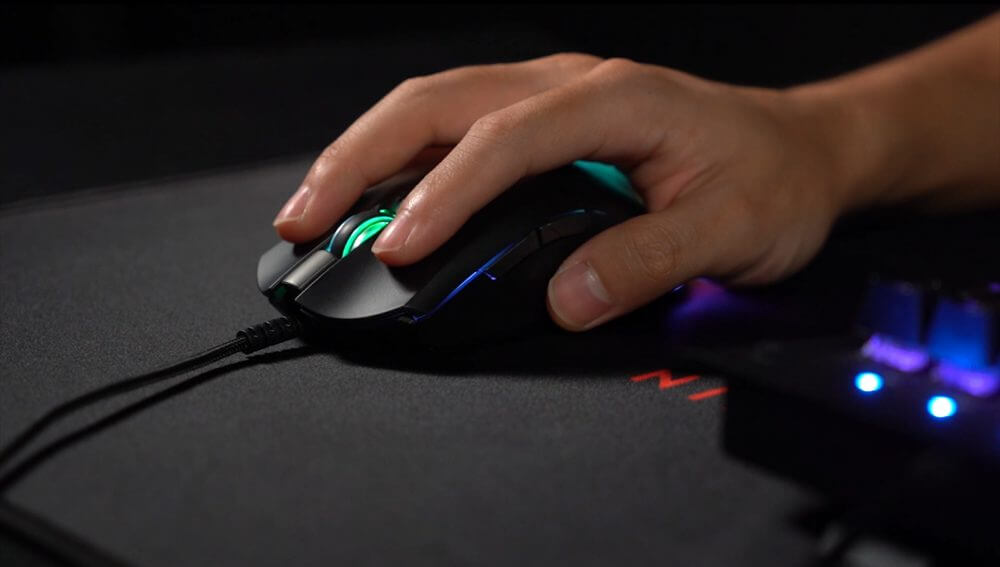 Fantech-Blake-X17-Pro-RGB-Gaming-Mouse