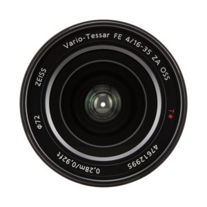 Sony-Vario-Tessar-T-FE-16-35mm-f_4-ZA-OSS-Lens-4